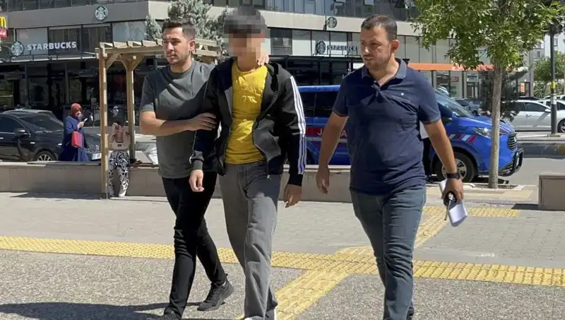 Aile İçi Tartışma Kanlı Sonuçlandı: Ağabeyini Bıçakladı!