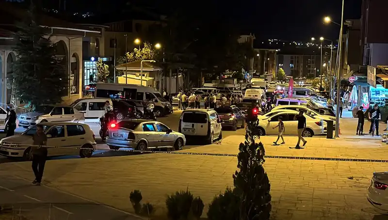 Komşu Aileler Arasında Yaşanan Kavga Kanlı Bitti: 1 Ağır Yaralı