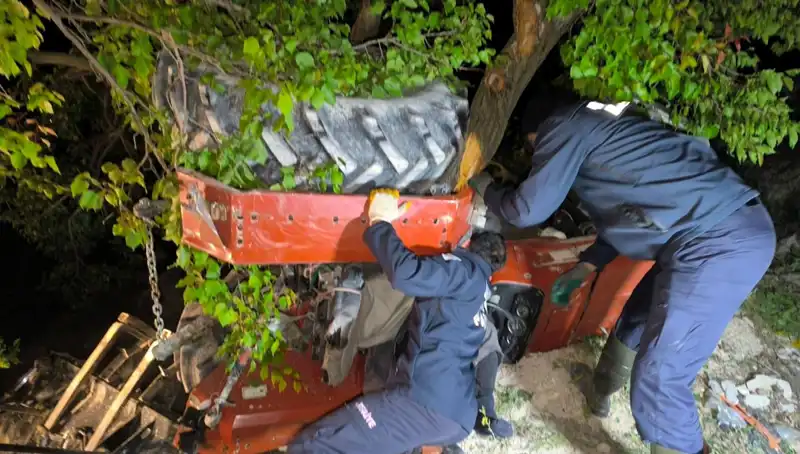 Kontrolden Çıkan Traktör Devrildi: Trajik Kaza, Sürücü Hayatını Kaybetti