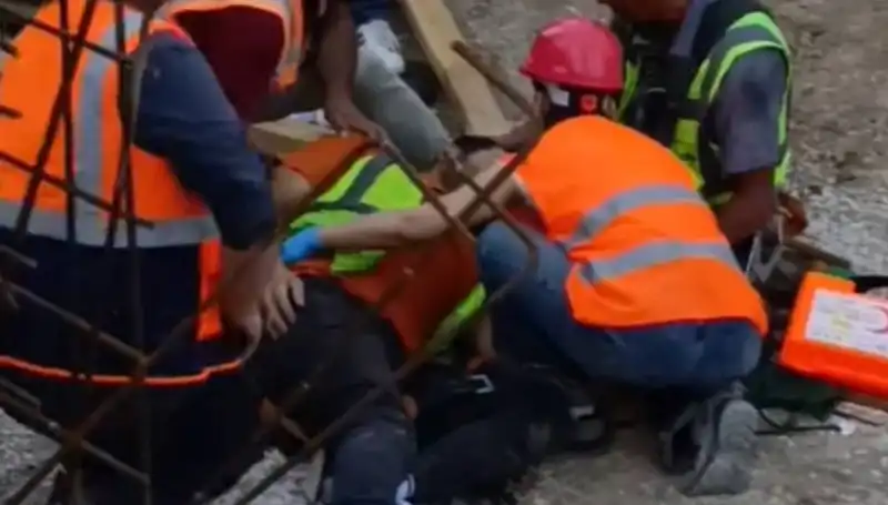 Adana'da İnşaat Alanında Çalışan İki İşçi Yaralandı: Olayın Ayrıntıları