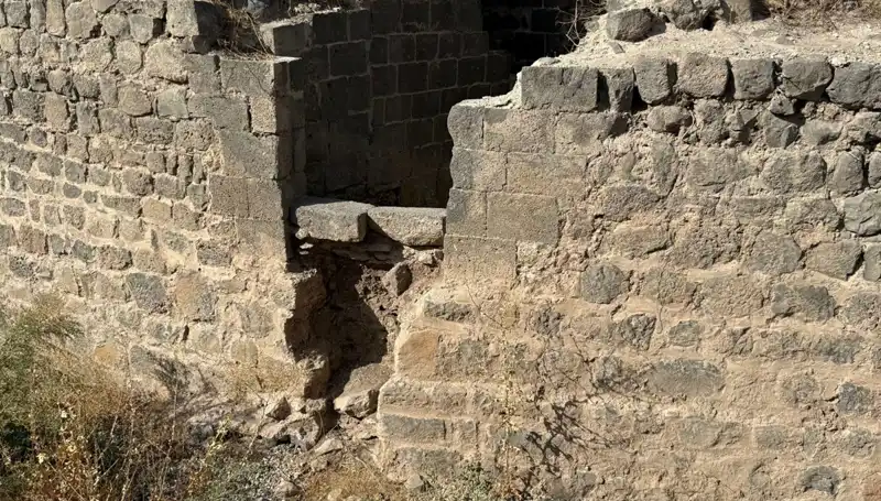 Diyarbakır'daki Saint George Kilisesi: Hamam İddialarını Çürütüren Kitabe Bulundu