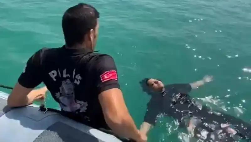 Baraj Gölünde Düşen Kadın, Cesur Gemi Adamlarının Kahramanlığıyla Kurtarıldı