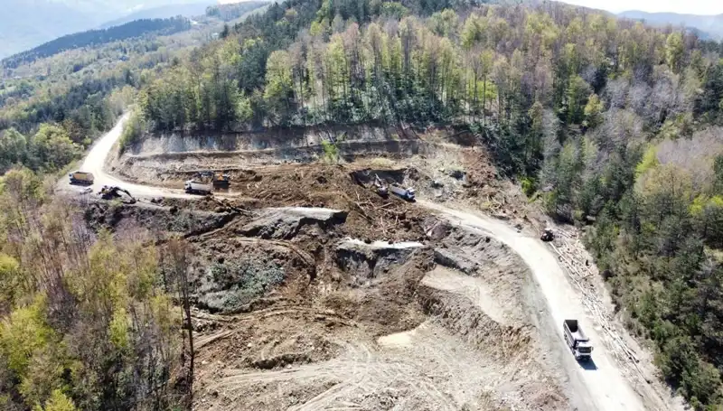 Kastamonu-Çatalzeytin Karayolunda Heyelan: Ulaşımda Aksama ve Zarar Gören Alanlar