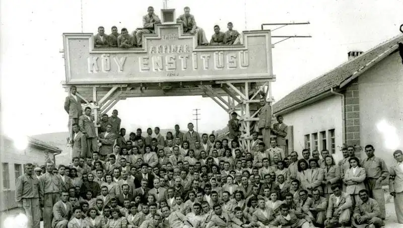 17 Nisan’da Ne Oluyor? Köy Enstitüleri'nin Dönüm Noktası