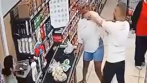 Markette Kasa Sırasında Şok Edici Olay: Çocuğunun Gözleri Önünde Kadına Saldırı!
