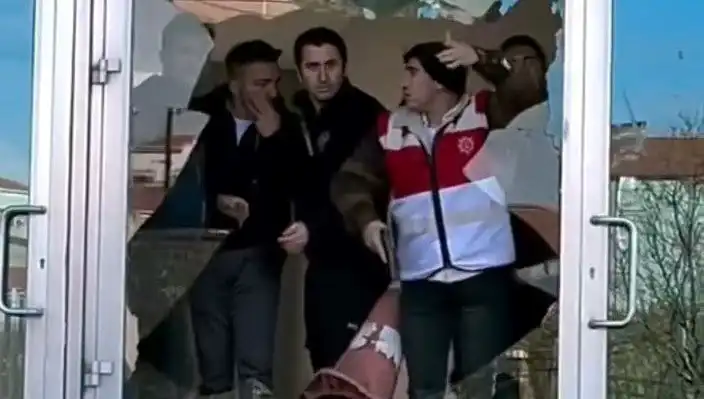 Futbol Maçında Gergin Anlar: Taraftarlar Arasında Çıkan Kavga