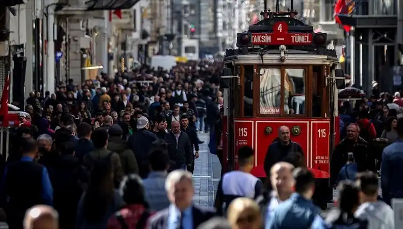 Türkiye'de Nüfus Artış Oranı Rekor Kırdı: Yeni Veriler Açıklandı