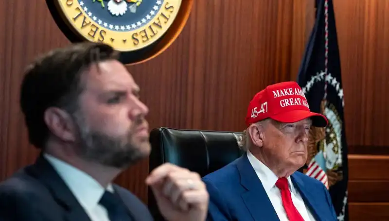 Trump'ın Azil Tasarısı Reddedildi: Siyasi Kriz Devam Ediyor