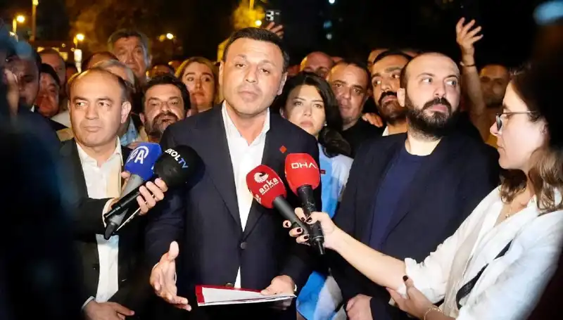 CHP İstanbul İl Başkanı Özgür Çelik, İfade Vermek Üzere Savcılığa Gitti