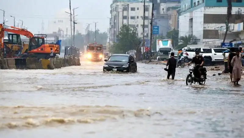 Pakistan'da Muson Yağmurları Felaketi: Can Kaybı ve Yıkım Arttı