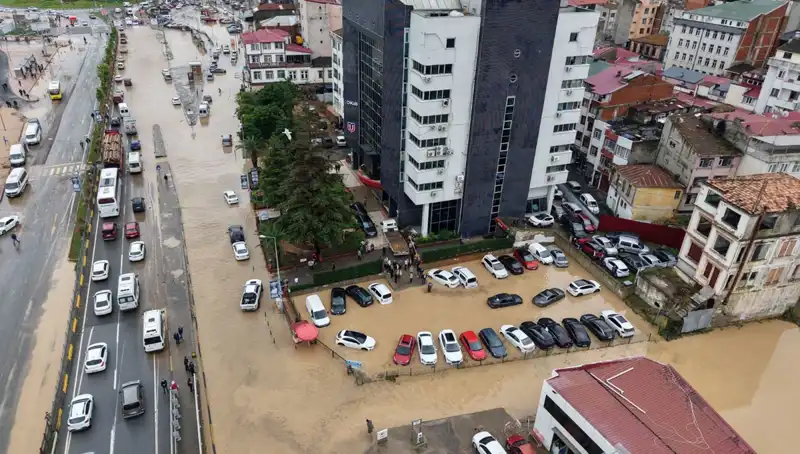 Trabzon’da Sel Felaketi: Hala Kayıp Olan Vatandaş İçin Arama Çalışmaları Devam Ediyor
