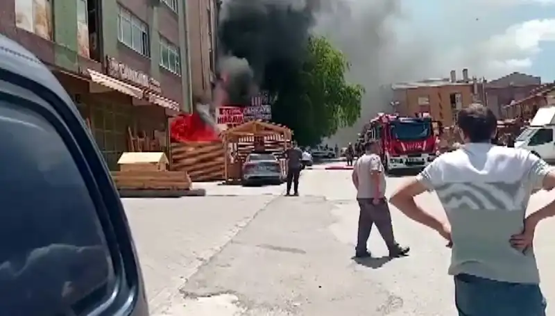 Ankara'da Yangın Faciası: İş Yerleri Küller İçinde Kaldı