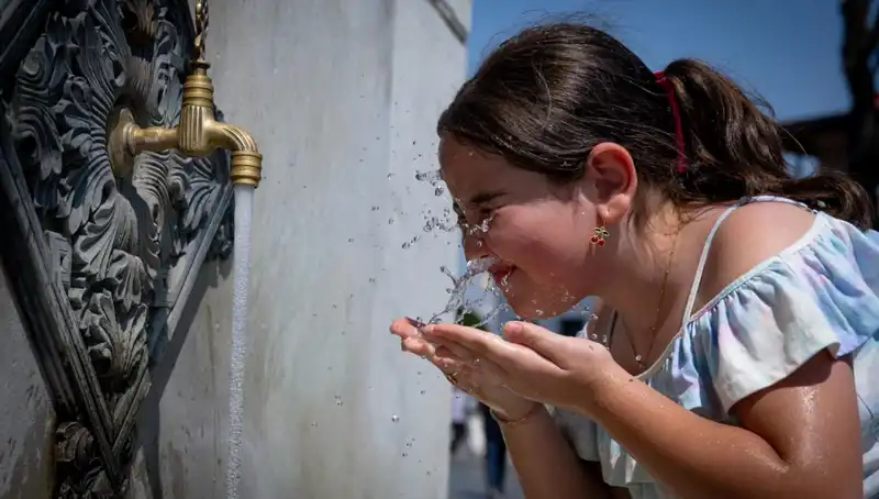 Türkiye’nin 16 Şehrinde Sıcaklık 40 Dereceyi Aştı: Yaz Sıcağı Rekor Kırıyor