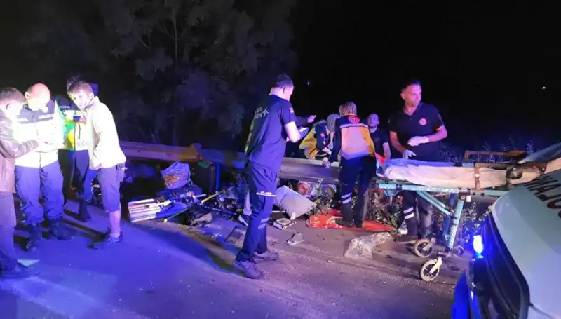 Minibüs Kazasında Yolcular Feci Şekilde Savruldu: Olayın Ardındaki Gerçekler