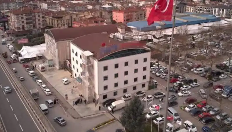 Özel Hastane Deprem Mührü Aldı: Perde Betonları Kesildi Mi?