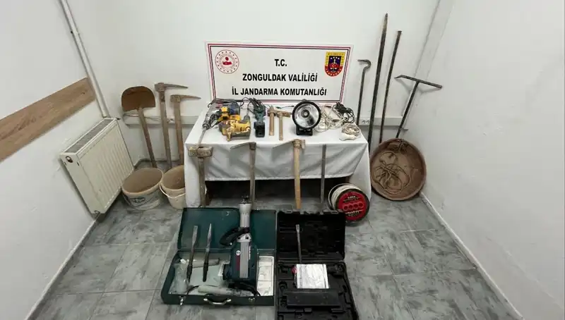 Çaycuma’da Kaçak Kazı Yapan 5 Şahıs Yakalandı: Tarihimiz Tehlike Altında!