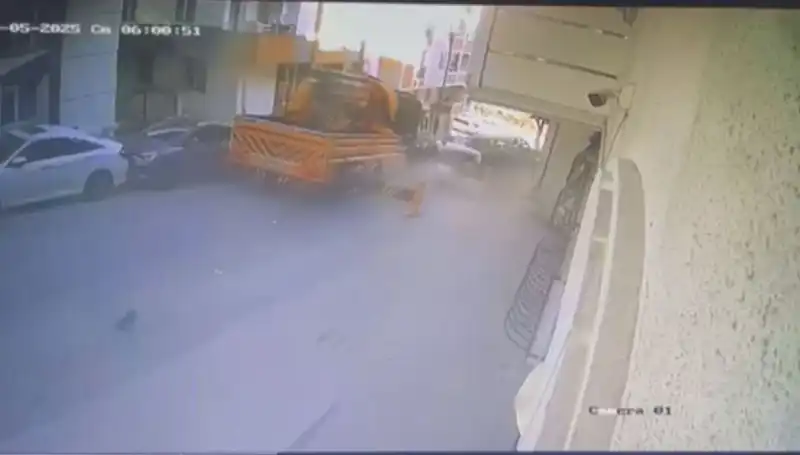 Kontrolden Çıkan Vinç 23 Araca Çarparak Nasıl Durduruldu?