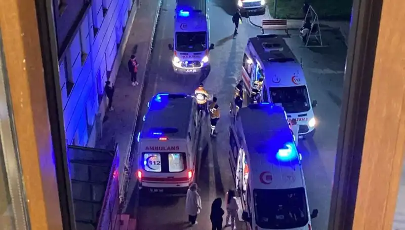 Akşam Yemeğinden Zehirlenen 53 Öğrenci Hastaneye Kaldırıldı: Olayın Ayrıntıları