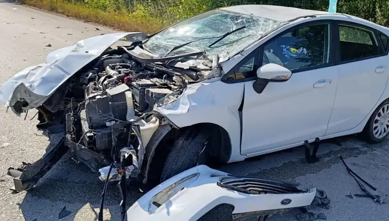 Çanakkale'de Korkutan Trafik Kazası: İki Yaralı Hayat Mücadelesi Veriyor