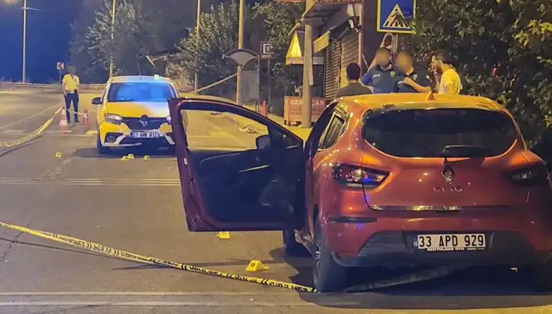Otomobillerden İnip Kurşun Yağdırdılar: Sıcak Kovalama Sonrası 2 Ölü, 5 Yaralı