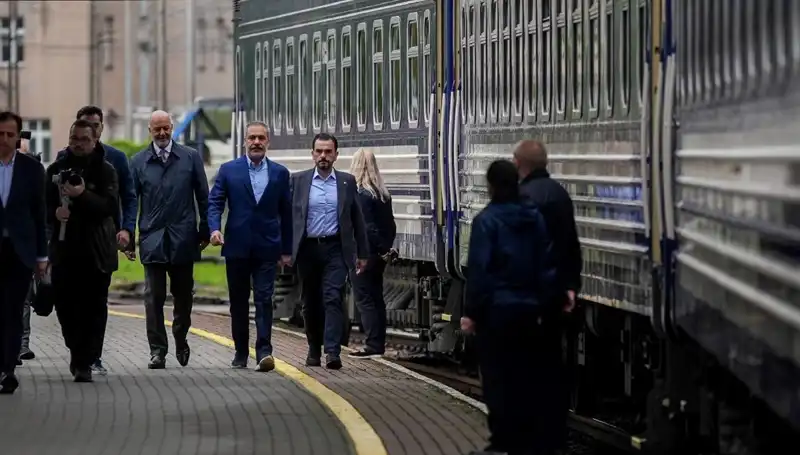 Dışişleri Bakanı Fidan, Ukrayna Ziyaretinde İkili İlişkileri Güçlendirdi