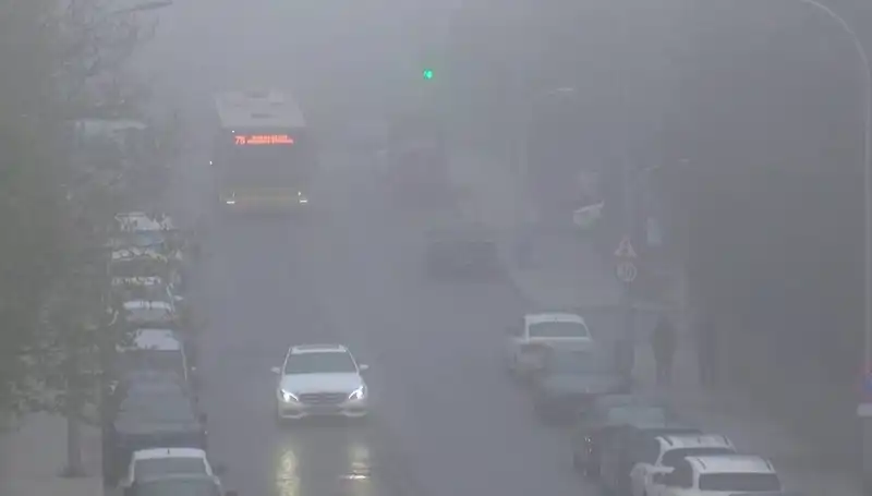 İstanbul'da Sis Etkisi: Şehirde Görüş Mesafesi Düştü
