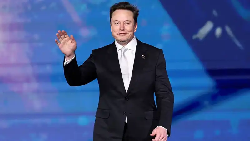 Tesla'nın Yeni Stratejisi: "Canavar" Modeli Neden Raffa Kaldırıldı?