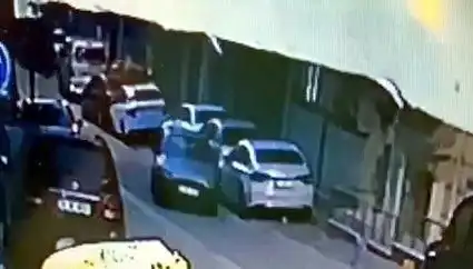Esenyurt’ta Park Halindeki Araçlara Çarpan Sürücü Kaçtı, Olay Şok Yarattı