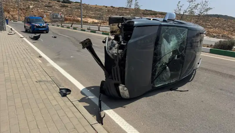 Kilis’te Ticari Araç Devrildi: Dört Kişi Yaralandı, Olayın Ayrıntıları Şoke Ediyor