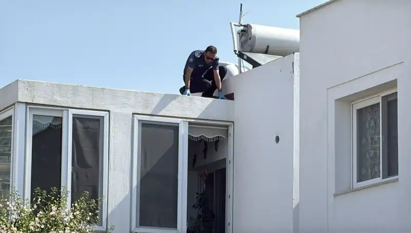 Bodrum'da Çatıdan Düşen Emekli Polis Hayatını Kaybetti, Olayın Detayları Şok Edici