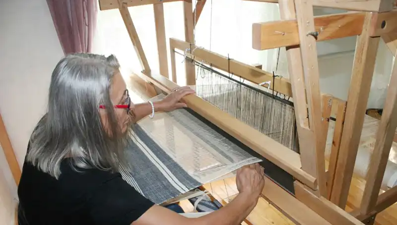 Eski Giysilerin İplerinden Harika Eşyalar Yaratmak: Eko-Dostu Bir Trend