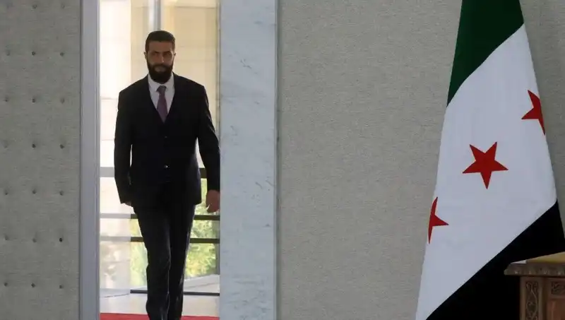 Paris'teki Şara-Macron Zirvesi: Fransa'nın Yeni Suriye Planları